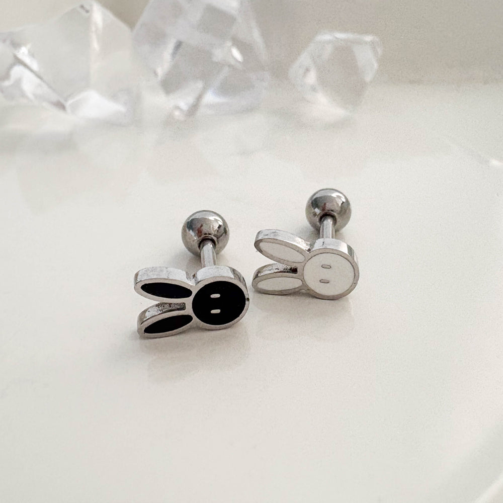 B3 030 ［サージカルステンレス］シンプルモノうさぎピアス