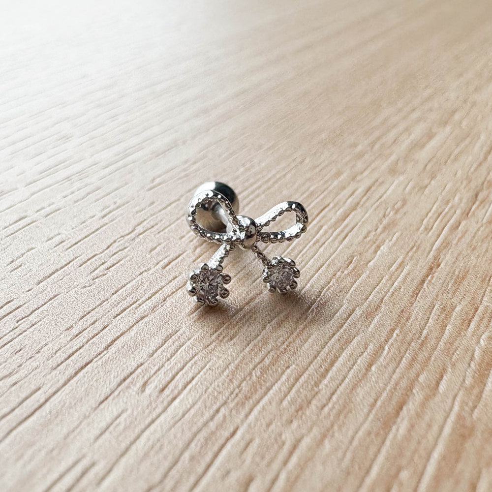 MP 165 ［サージカルステンレス］キュービックシルバーリボンピアス