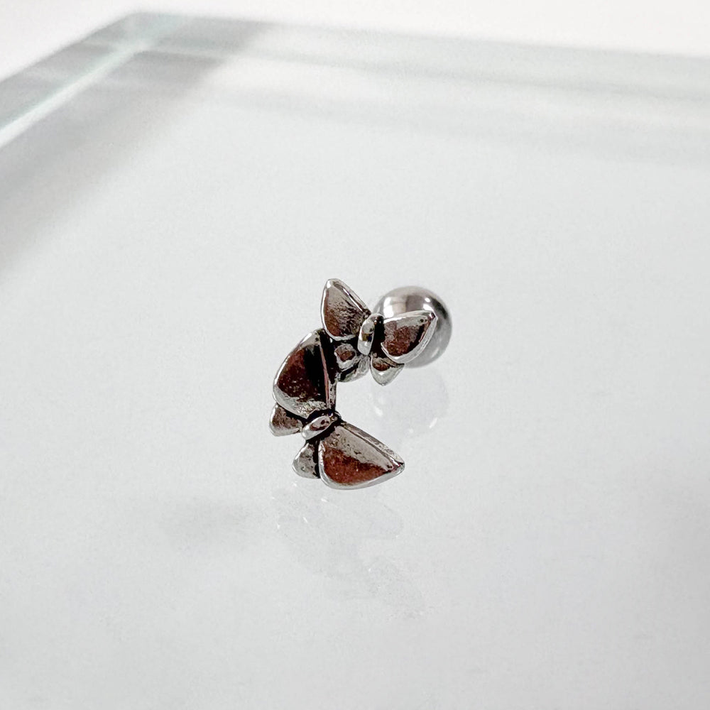 A2 253 ［サージカルステンレス］アンティーク蝶々ピアス