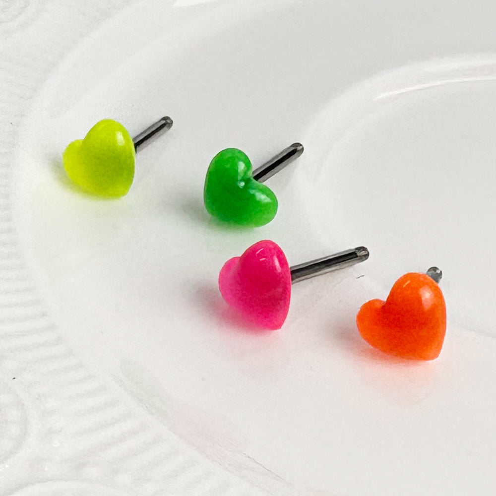 MK 068-8 ［サージカルステンレス］アクリルネオンハートピアス