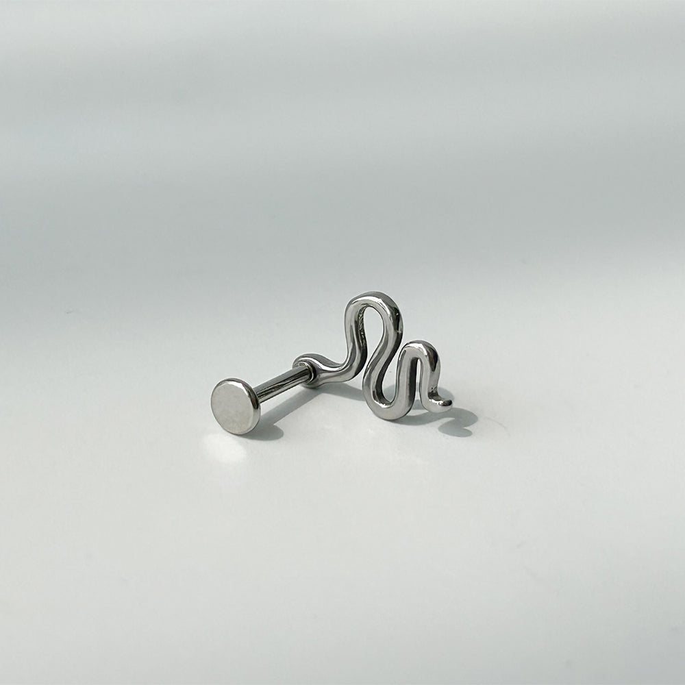 YLR 019 ［サージカルステンレス］ヘビラブレットピアス