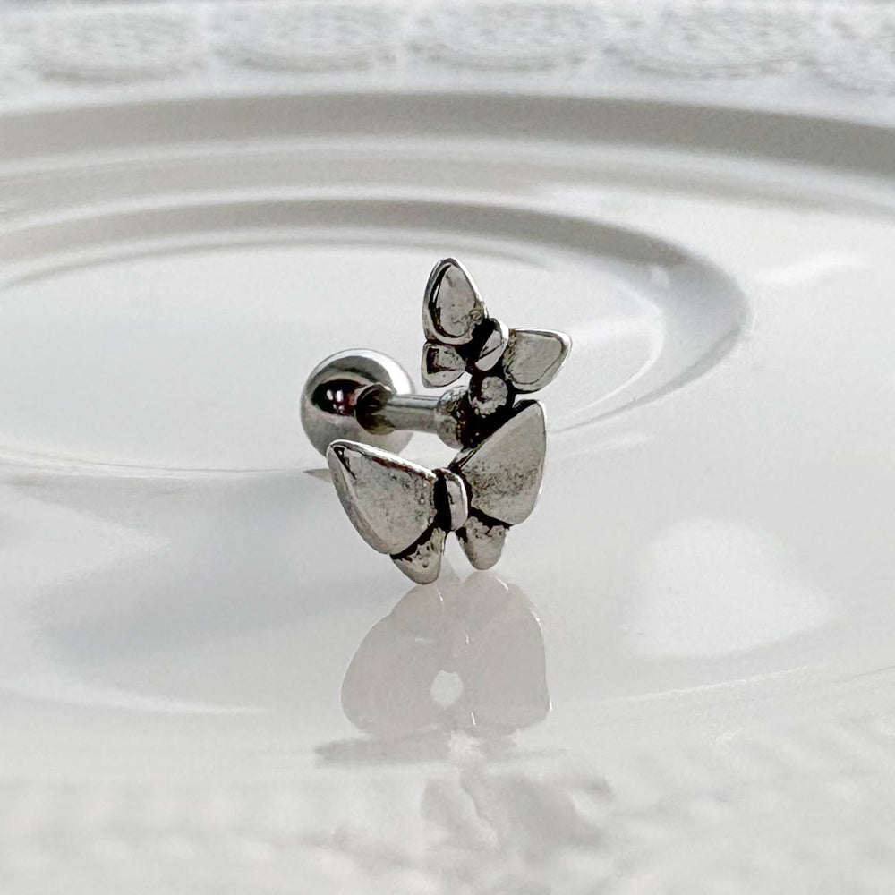 A2 253 ［サージカルステンレス］アンティーク蝶々ピアス