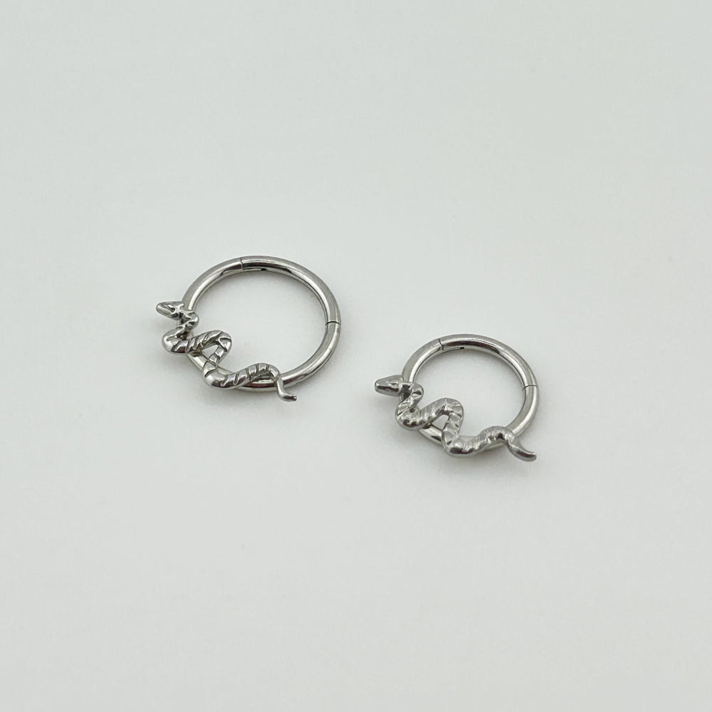 STS 031 ［サージカルステンレス］蛇リングピアス