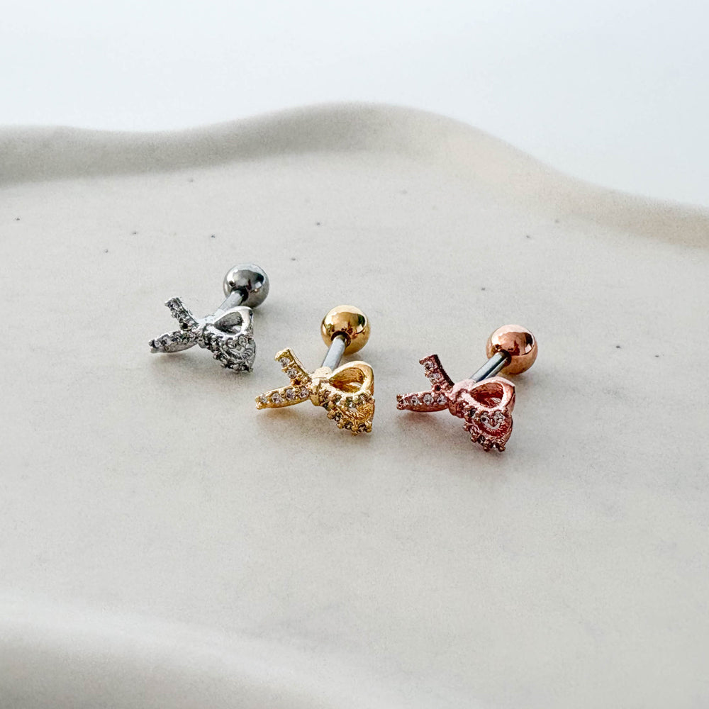 A8 292 ［サージカルステンレス］リボンピアス