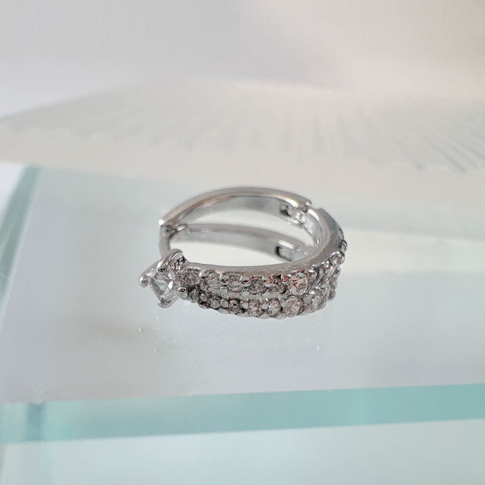 A5 281 [サージカルステンレス] キュービックダブルハーフリングピアス