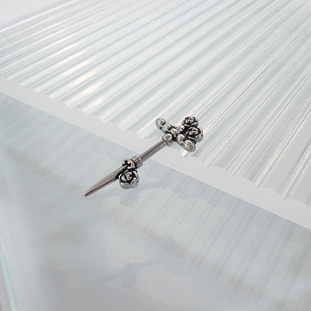 A2 243 アンティーク薔薇ナイフピアス