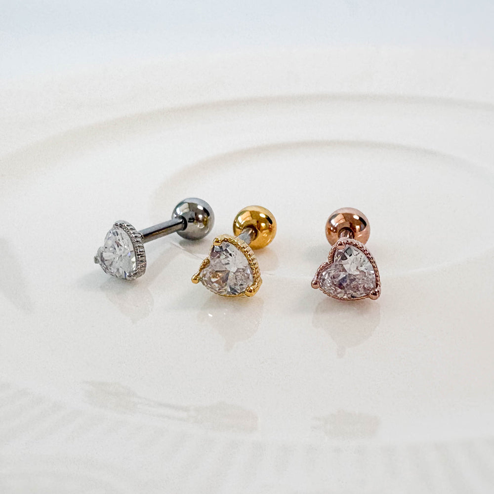 A8 238 ［サージカルステンレス］ハートピアス