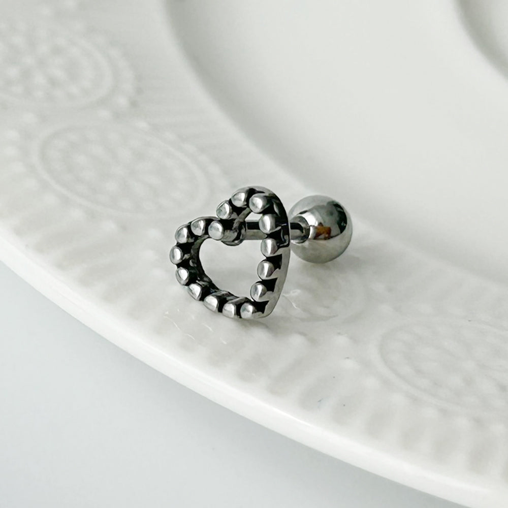 YES 060　［サージカルステンレス］ゴシックシンプルねじりハートピアス