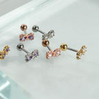 A8 106 ［サージカルステンレス］キュービックリボンピアス