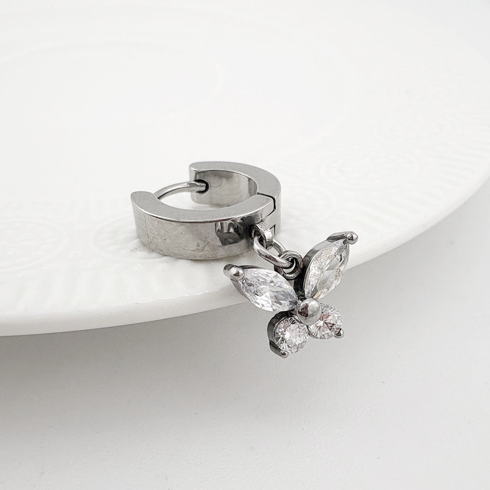 YEH 020 ［サージカルステンレス］キュービック蝶々リングワンタッチピアス