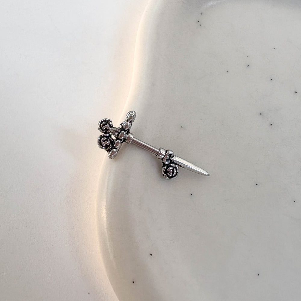 A2 243 アンティーク薔薇ナイフピアス