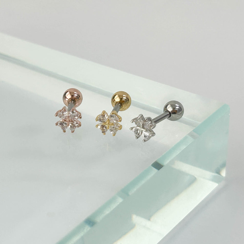 A8 261 ［サージカルステンレス］キュービック四葉のクローバーピアス