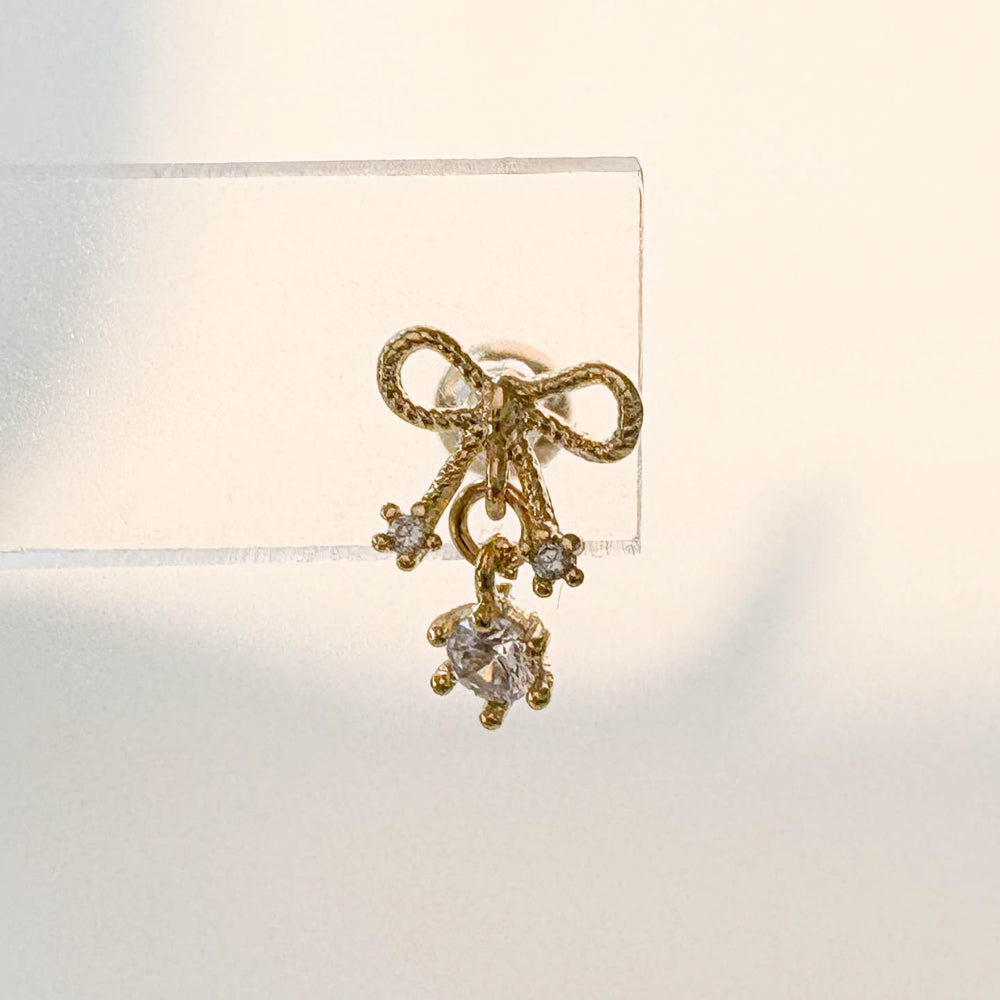 A8 283 ［サージカルステンレス］ねじりリボンピアス