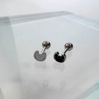 B3 029 ［サージカルステンレス］シンプル黒白猫ピアス