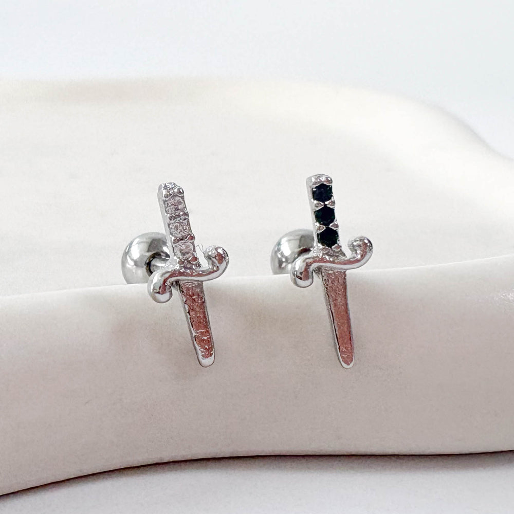 A2 246 ［サージカルステンレス］ナイフ剣ピアス