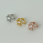 MN 147 ［サージカルステンレス］キュービックワンタッチ星，雪の結晶ピアス