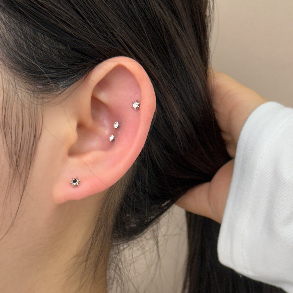 A2 184 ［サージカルステンレス］ストーン太陽ピアス