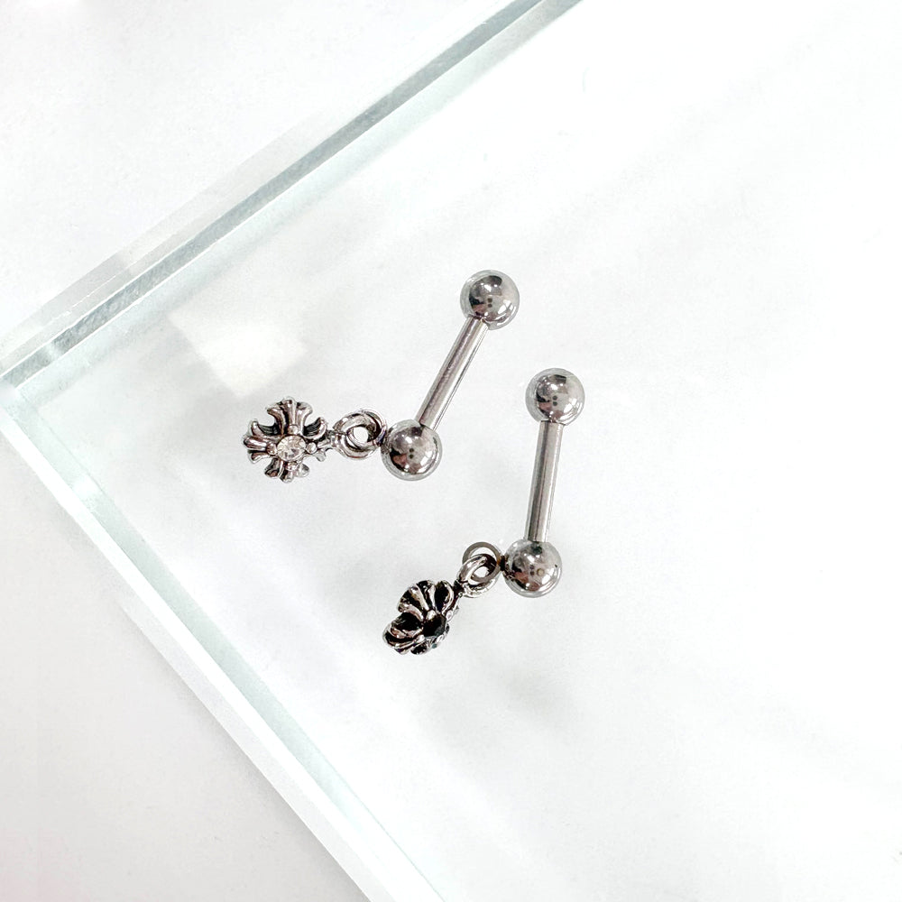 A2 240 ［サージカルステンレス］アンティークロイヤルキュービック十字架ピアス