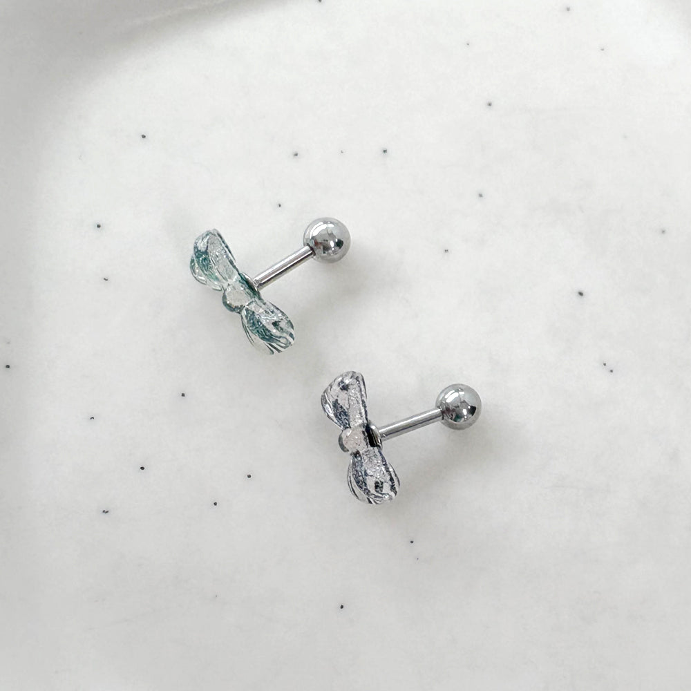 MK 083 ［サージカルステンレス］クリアパールリボンピアス