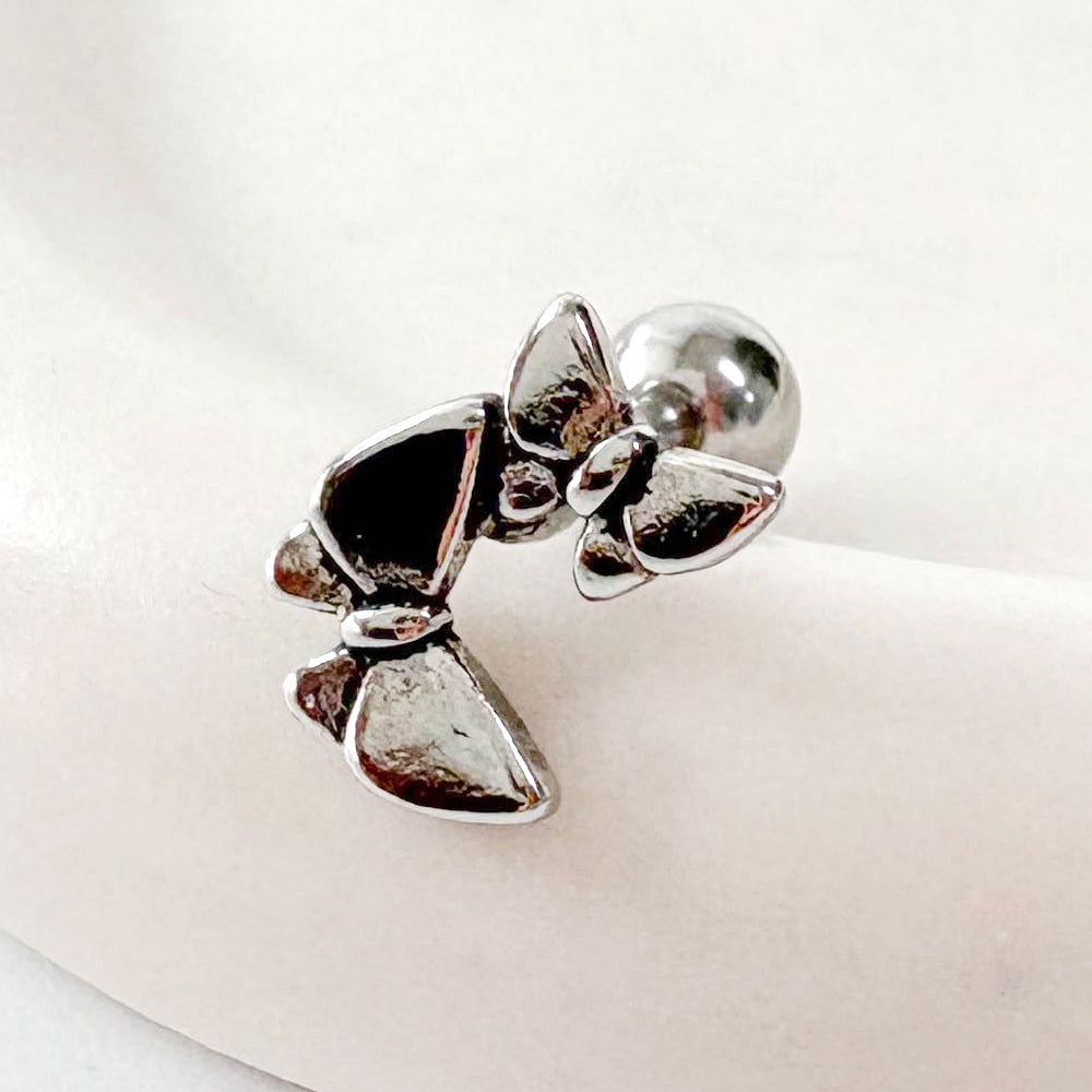 A2 253 ［サージカルステンレス］アンティーク蝶々ピアス