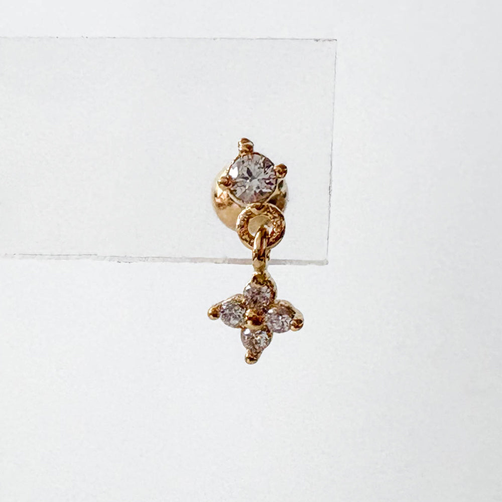 A8 305 ［サージカルステンレス］キュービック花ピアス