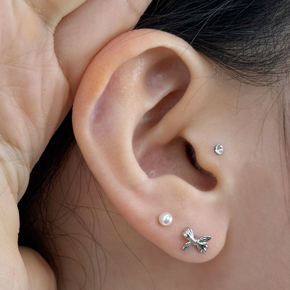 MN 181 ［サージカルステンレス］シルバーリボンピアス